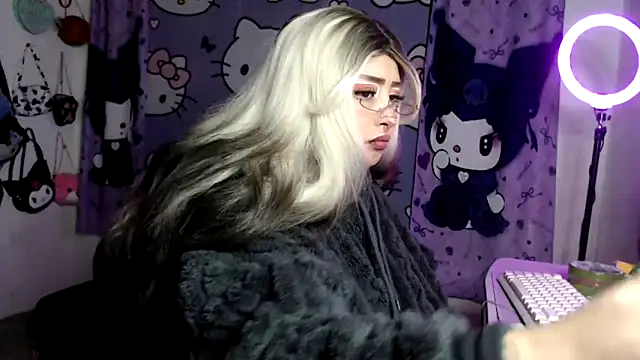 lussyevans24 online show from April 2026 01:34:01 AM