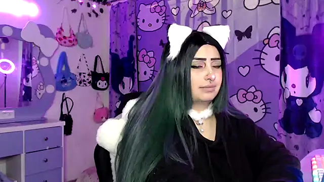 Snapshot of lussyevans24 chatting on October 2025 04:44:01 AM lussyevans24 online show from October 2025 04:44:01 AM