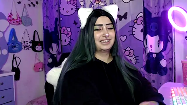 Snapshot of lussyevans24 chatting on October 2025 05:28:01 AM lussyevans24 online show from October 2025 05:28:01 AM