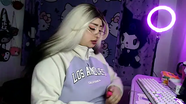 lussyevans24 online show from May 2026 02:21:04 AM