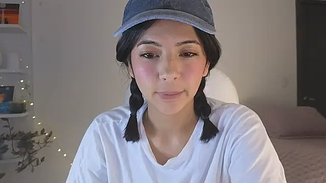 lissi S online show from March 2025 03:54:02 AM