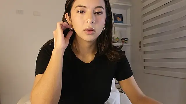 lissi S online show from October 2025 01:29:01 AM