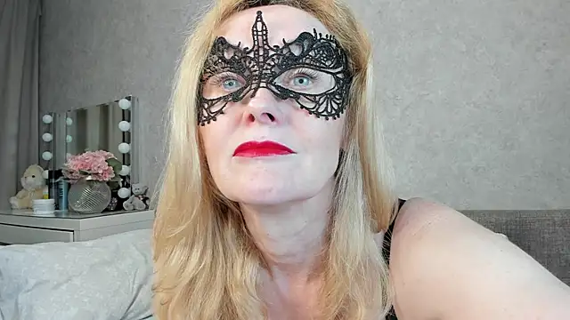 Snapshot of angelica_marquise chatting on May 2026 10:33:02 AM angelica marquise online show from May 2026 10:33:02 AM