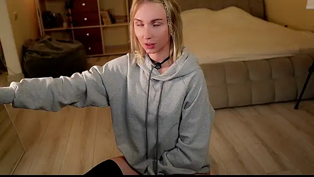 blondy room online show from October 2025 05:03:01 PM