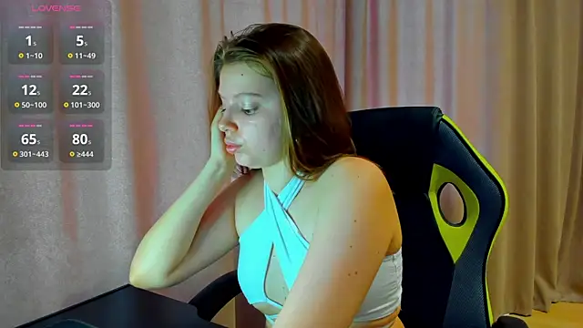 Snapshot of Nicky_Rosee chatting on May 2026 12:51:02 AM Nicky Rosee online show from May 2026 12:51:02 AM