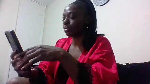 Snapshot of Cinderella_Jewels_ chatting on March 2025 01:27:02 AM Cinderella Jewels online show from March 2025 01:27:02 AM