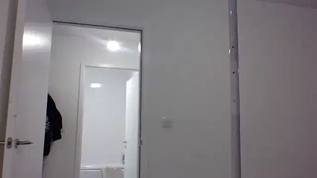 Cinderella Jewels  online show from November 2025 09:40:01 PM