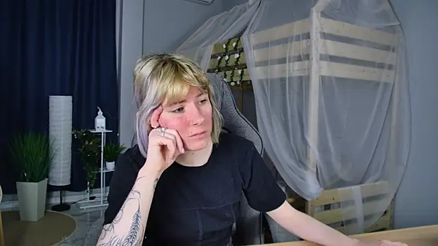 LexiWenford online show from May 2026 02:29:02 AM