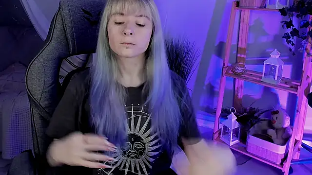 LexiWenford online show from November 2025 02:47:02 AM