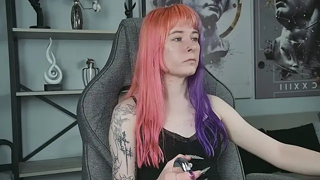 Snapshot of LexiWenford chatting on July 2026 04:37:02 AM LexiWenford online show from July 2026 04:37:02 AM