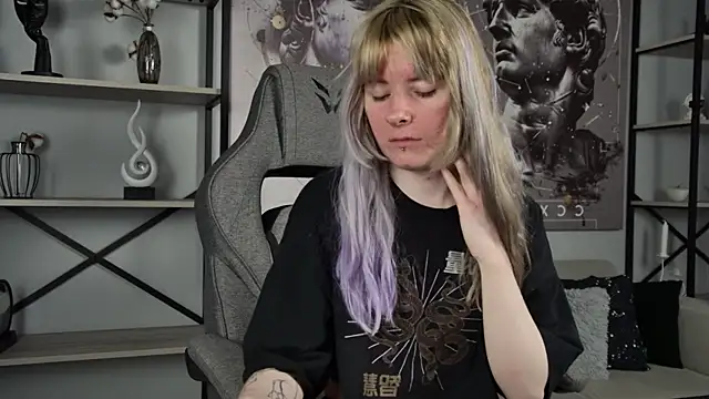 LexiWenford online show from May 2026 02:53:01 AM