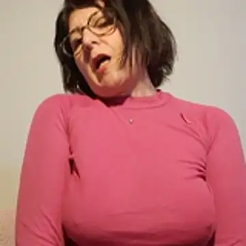 Viola8p online show from November 2025 03:48:02 PM