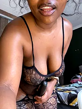 DiamondGoddes online show from November 2025 08:18:02 AM