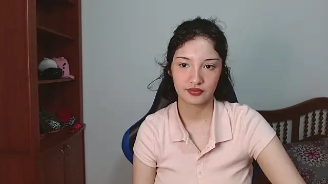 alexaa08 online show from September 2025 12:01:02 PM