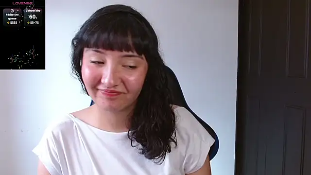 alexaa08 online show from June 2026 06:14:01 PM
