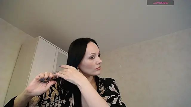 Devil Goddess online show from November 2025 01:11:02 PM