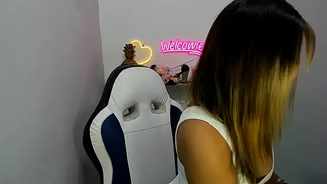 Snapshot of Dona_Tela chatting on March 2026 07:04:02 PM Dona Tela online show from March 2026 07:04:02 PM