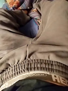 Snapshot of Dennis_2024 chatting on December 2025 08:58:02 PM Dennis 2024 online show from December 2025 08:58:02 PM