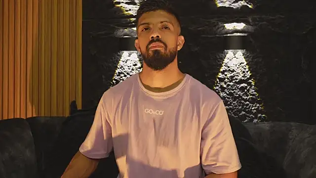 Snapshot of DannSaenz chatting on October 2025 01:21:01 PM DannSaenz online show from October 2025 01:21:01 PM