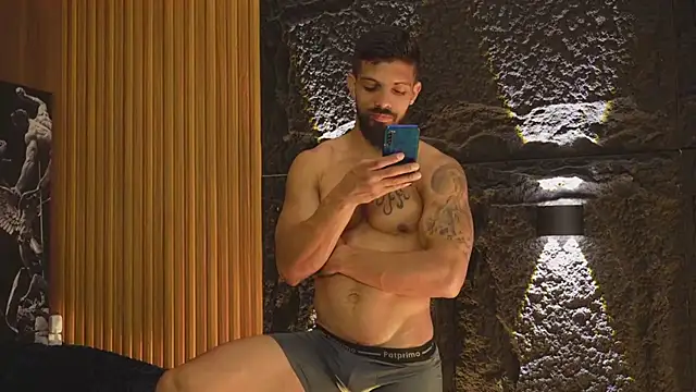 DannSaenz online show from October 2025 01:10:02 PM