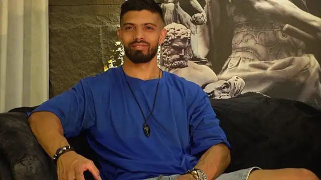 Snapshot of DannSaenz chatting on November 2025 09:26:01 PM DannSaenz online show from November 2025 09:26:01 PM