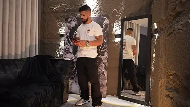 Snapshot of DannSaenz chatting on November 2025 11:26:01 AM DannSaenz online show from November 2025 11:26:01 AM