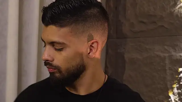 Snapshot of DannSaenz chatting on November 2025 07:01:02 AM DannSaenz online show from November 2025 07:01:02 AM