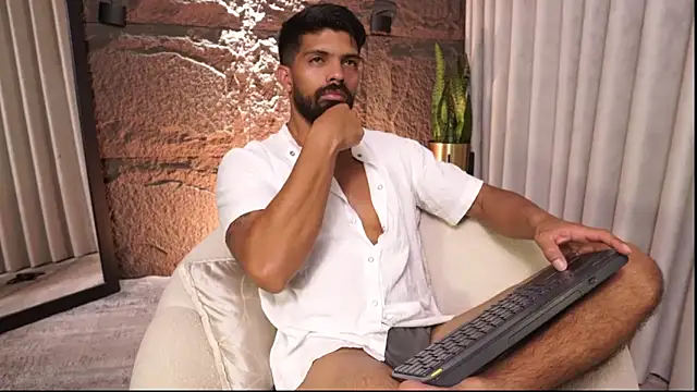 DannSaenz online show from April 2026 09:39:33 PM