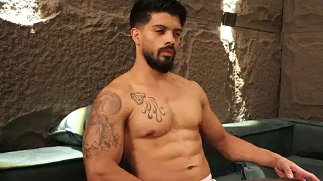 DannSaenz online show from February 2025 01:58:01 PM