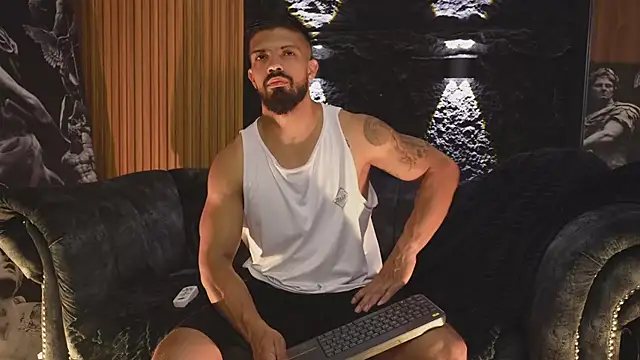 Snapshot of DannSaenz chatting on October 2025 01:21:02 PM DannSaenz online show from October 2025 01:21:02 PM