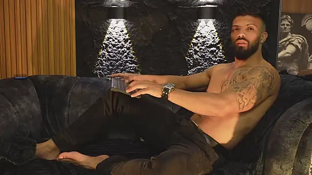 Snapshot of DannSaenz chatting on October 2025 04:07:02 PM DannSaenz online show from October 2025 04:07:02 PM