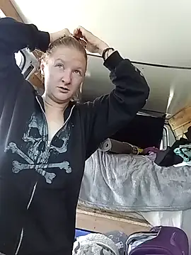 Eluradess online show from October 2025 05:39:01 PM