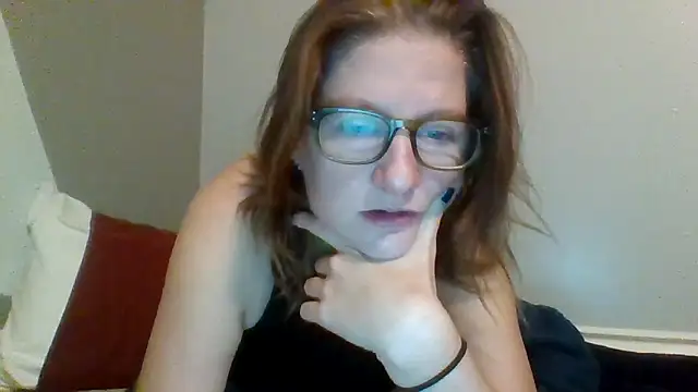 Eluradess online show from October 2025 07:48:02 PM
