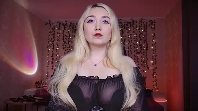 Snapshot of AllisonBlack_ chatting on October 2025 08:42:01 PM AllisonBlack online show from October 2025 08:42:01 PM