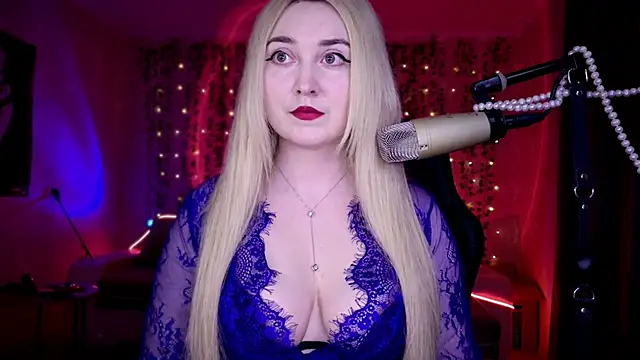 AllisonBlack  online show from May 2026 07:45:01 PM