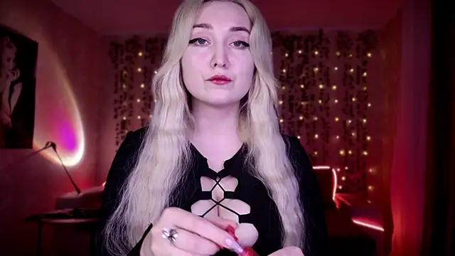 AllisonBlack  online show from April 2026 07:15:02 PM