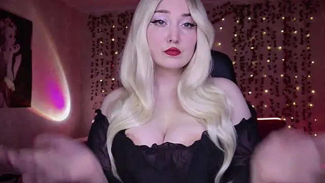 Snapshot of AllisonBlack_ chatting on November 2025 08:13:02 PM AllisonBlack online show from November 2025 08:13:02 PM