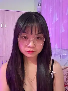 Snapshot of Maeve2k5 chatting on November 2025 10:26:01 AM Maeve2k5 online show from November 2025 10:26:01 AM