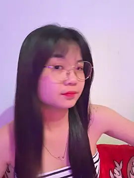 Snapshot of Maeve2k5 chatting on December 2025 12:32:01 AM Maeve2k5 online show from December 2025 12:32:01 AM