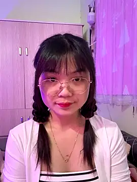 Snapshot of Maeve2k5 chatting on December 2025 02:12:02 AM Maeve2k5 online show from December 2025 02:12:02 AM