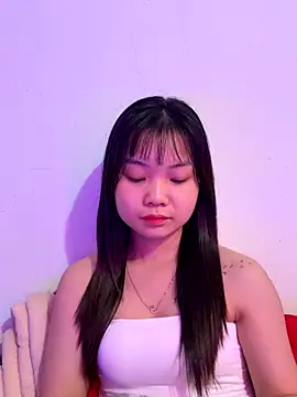 Snapshot of Maeve2k5 chatting on November 2025 11:31:02 PM Maeve2k5 online show from November 2025 11:31:02 PM