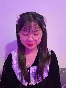 Snapshot of Maeve2k5 chatting on November 2025 01:15:01 PM Maeve2k5 online show from November 2025 01:15:01 PM