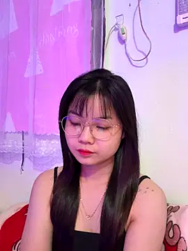 Snapshot of Maeve2k5 chatting on October 2025 12:44:01 AM Maeve2k5 online show from October 2025 12:44:01 AM