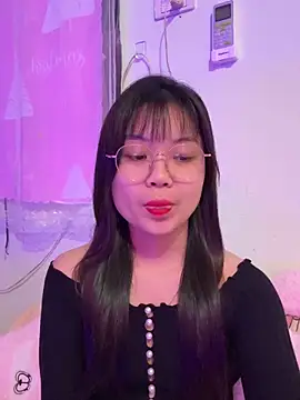 Snapshot of Maeve2k5 chatting on October 2025 12:42:01 AM Maeve2k5 online show from October 2025 12:42:01 AM