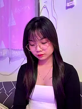 Snapshot of Maeve2k5 chatting on November 2025 11:04:01 AM Maeve2k5 online show from November 2025 11:04:01 AM