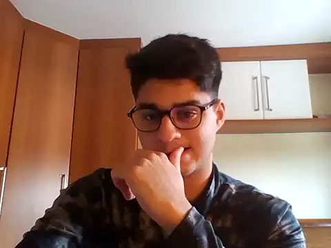 Eggsyapel online show from November 2025 03:06:02 PM