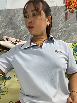 Linaannn online show from March 2026 11:54:02 PM