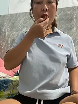 Snapshot of Linaannn chatting on November 2025 11:16:02 PM Linaannn online show from November 2025 11:16:02 PM