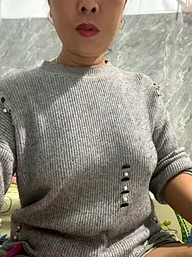 Snapshot of Linaannn chatting on November 2025 11:37:02 PM Linaannn online show from November 2025 11:37:02 PM