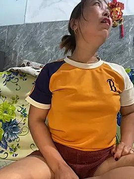 Linaannn online show from March 2026 12:15:02 AM